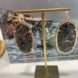 RARE & UNIQUE Kendra Scott Danielle Gold earrings